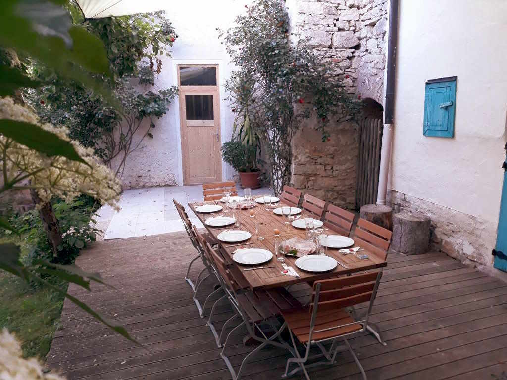&uuml;berdachte Terrasse